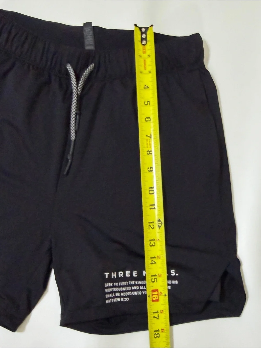 Three Nails Men’s Shorts Size M Lined Zippered Pockets Black Drawstring Frayed